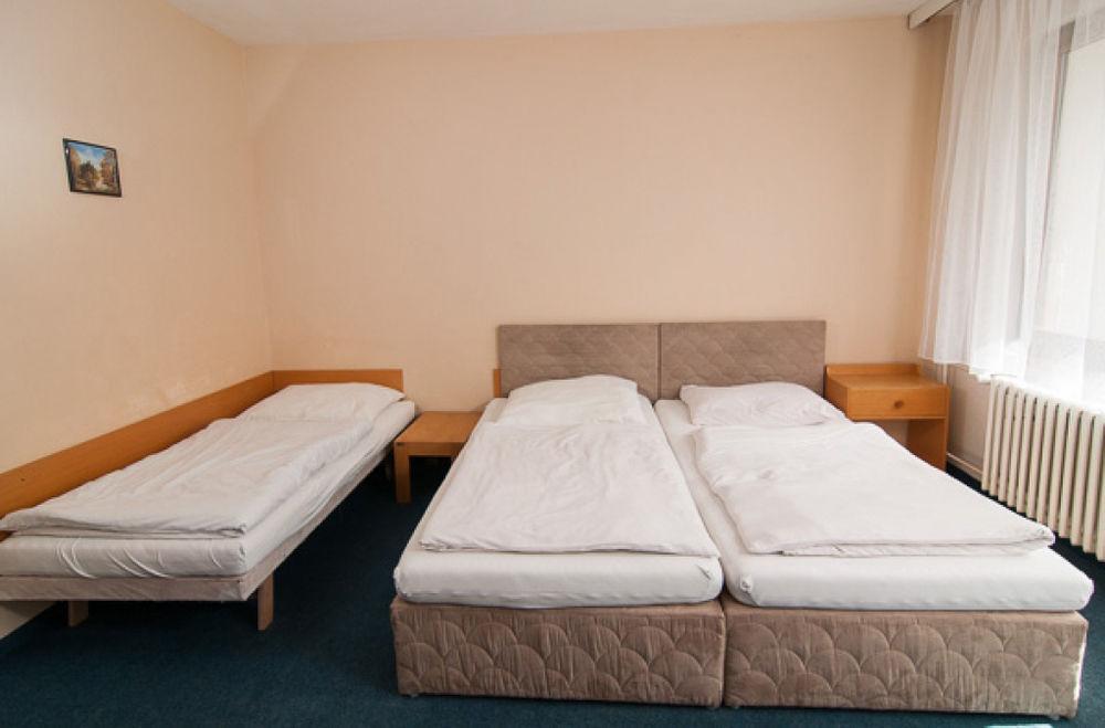 Hotel Radejov Knezdub Luaran gambar