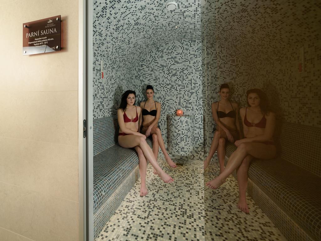 Hotel Radejov Knezdub Luaran gambar