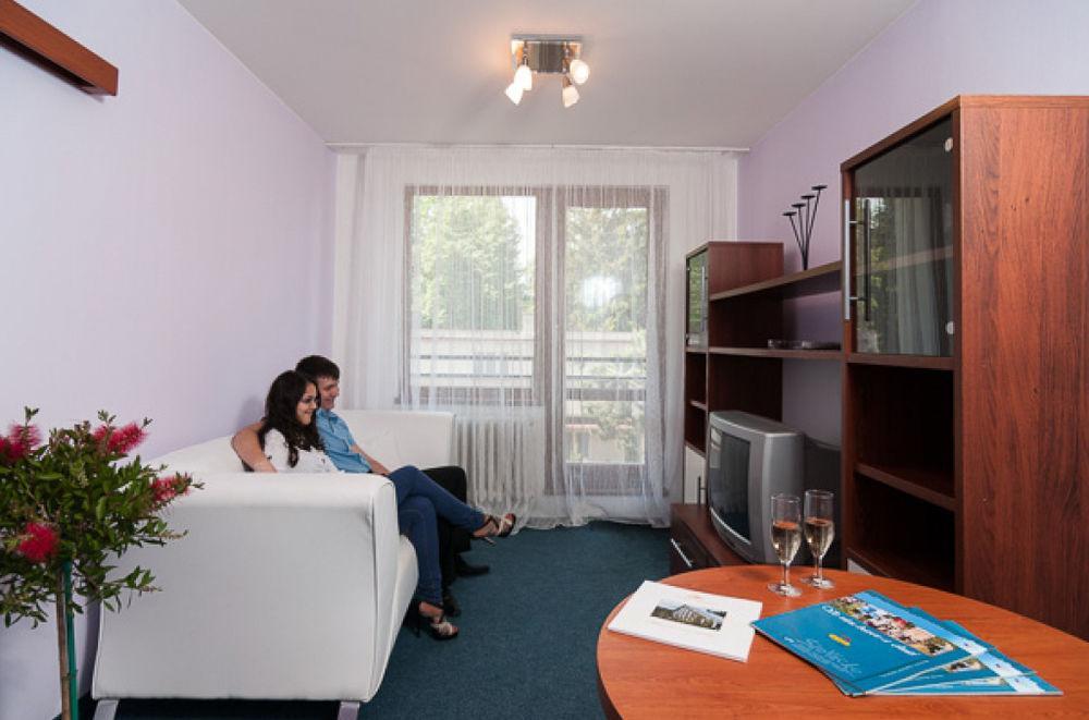 Hotel Radejov Knezdub Luaran gambar