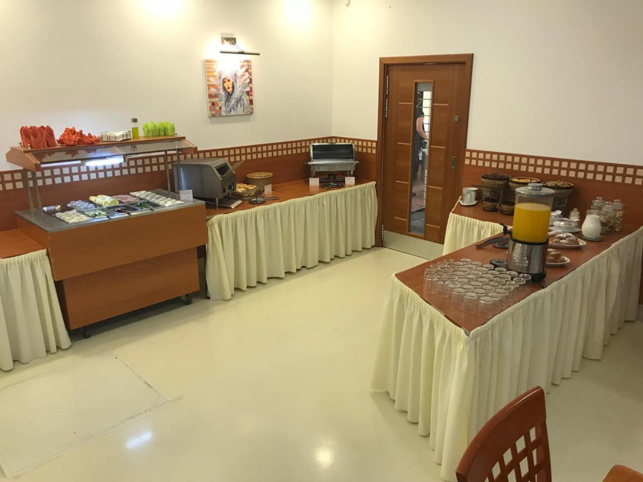 Hotel Radejov Knezdub Luaran gambar